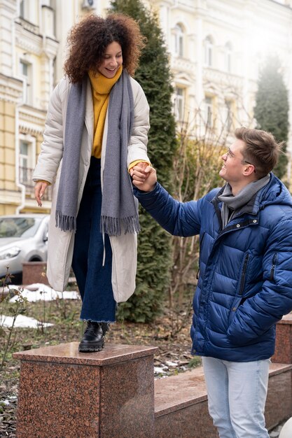 함께 즐거운 시간을 보내는 친구의 초상화