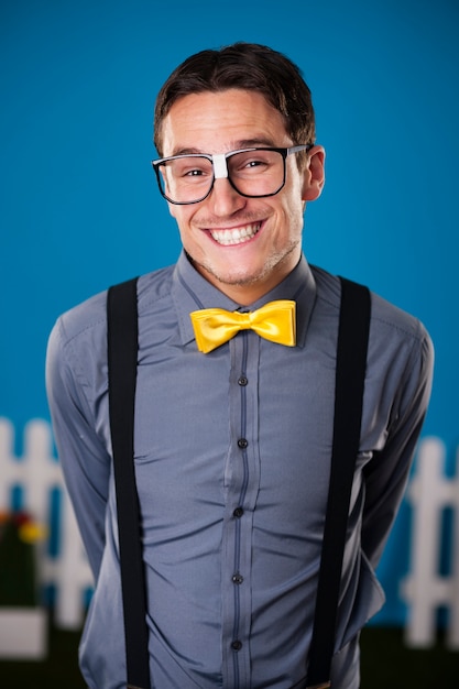 Free photo portrait of funny nerdy man