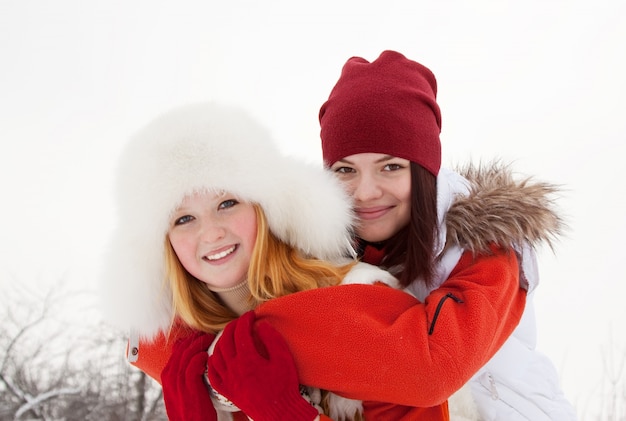 Ritratto di ragazze in inverno