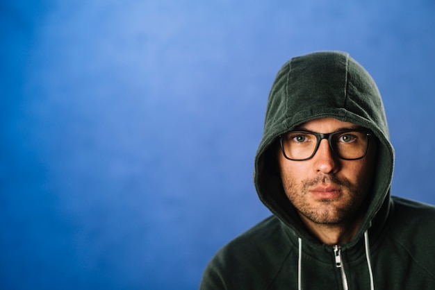 Free photo portrait of a hacker