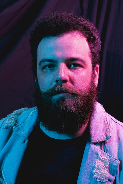 Free photo portrait of handsome beard man