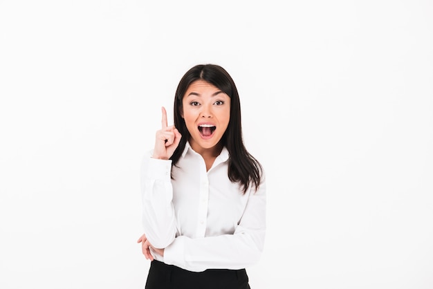 Free photo portrait of a happy asian businesswoman