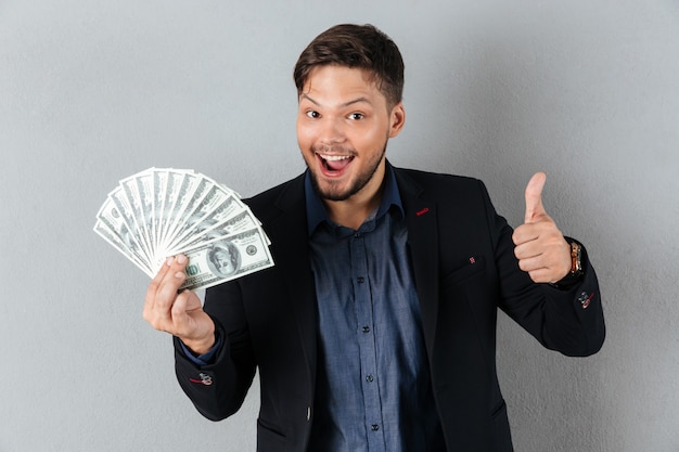 Free photo portrait of a happy businessman