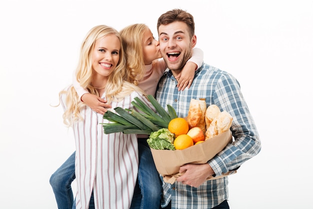 Free photo portrait of a happy family