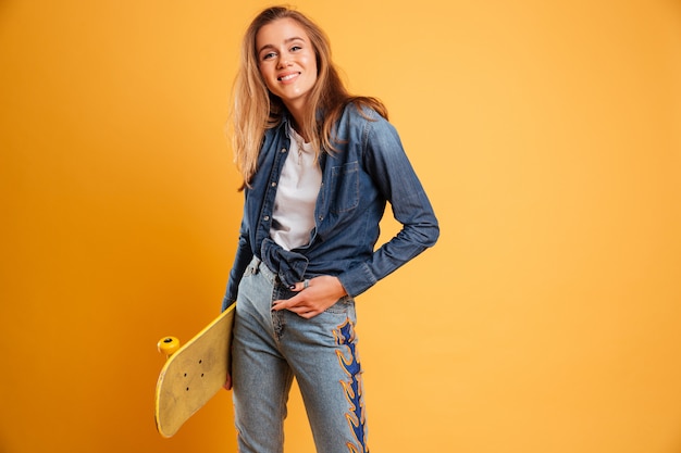 Free photo portrait of a happy smiling girl