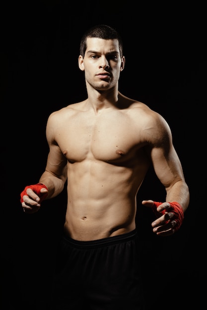 Free photo portrait of male boxer posing