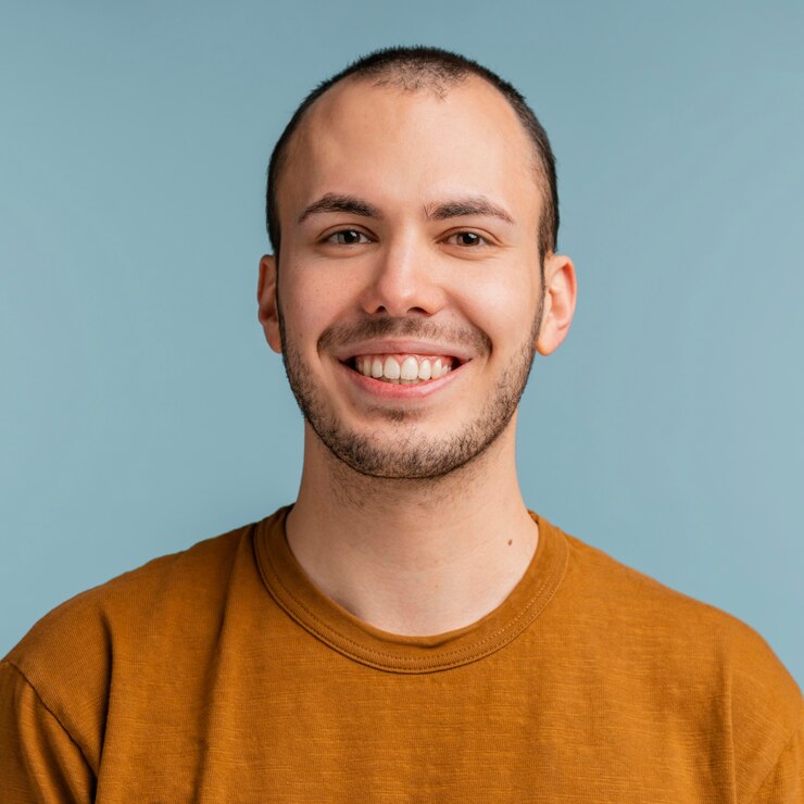 Free Photo portrait man laughing