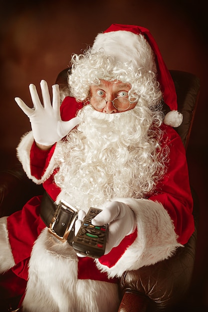 Free photo portrait of man in santa claus costume