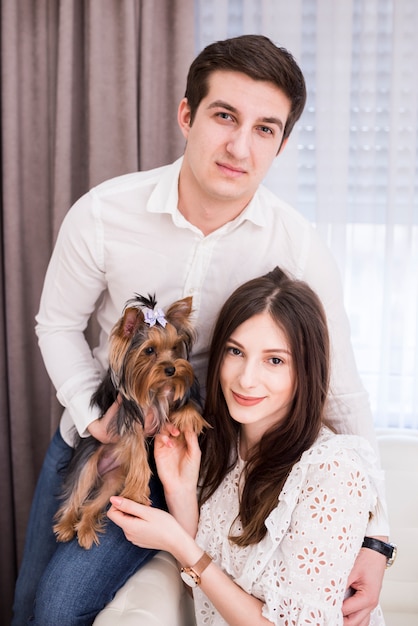 Free photo portrait of modern couple at home