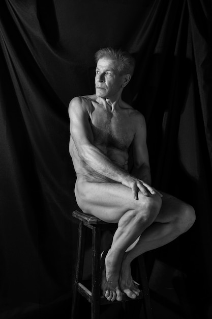 Free photo portrait of naked elderly person