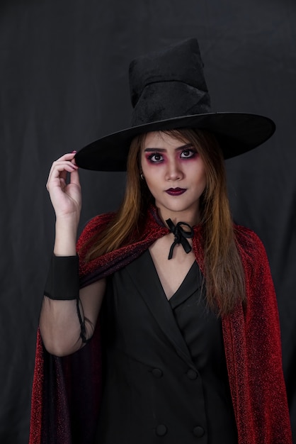 Портрет азиатской молодой взрослой подростковой женщины носить ткань костюма хеллоуина Premium Фотографии