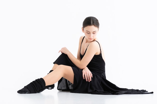 Foto gratuita ritratto di ballerina professionista in posa