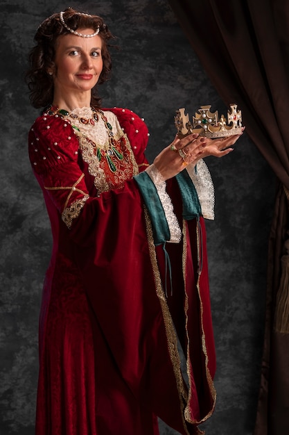 Free photo portrait of queen with royal crown