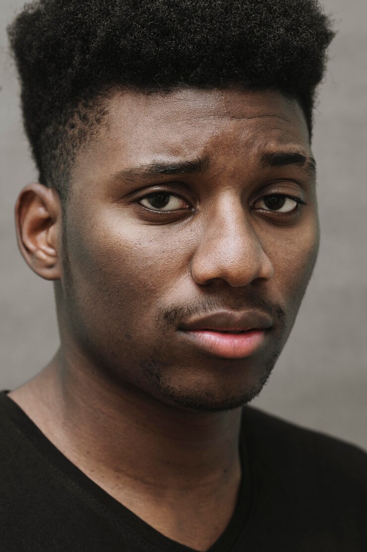 Free Photo portrait of serious man