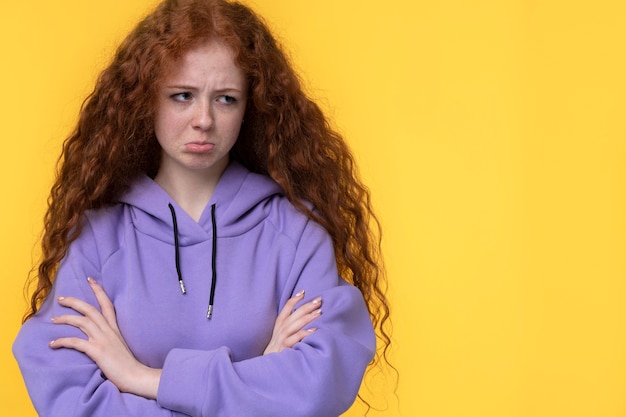 Free photo portrait of teenage girl being sad