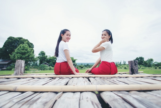 Free photo portrait of thai young lady in art culture thailand dancing, thailand