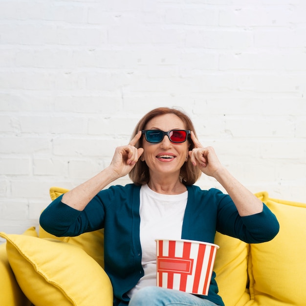 Free photo portrait of woman with 3d glasses