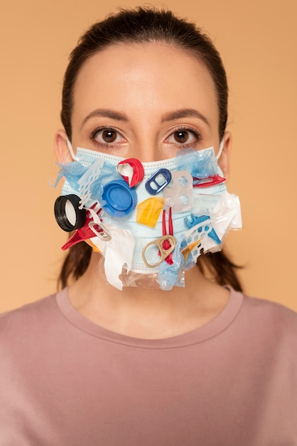 Free photo portrait woman with craft mask