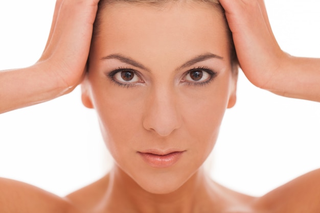 Free photo portrait of woman with daytime make up