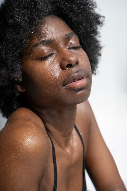 Портрет женщины с увлажненной кожей