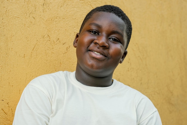 Free photo portrait young african boy