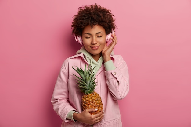 Portrait of young and beautiful woman gesticulating