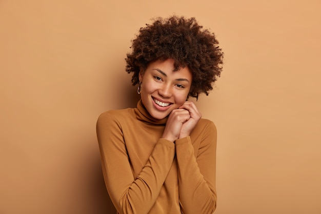 Portrait of young and beautiful woman gesticulating