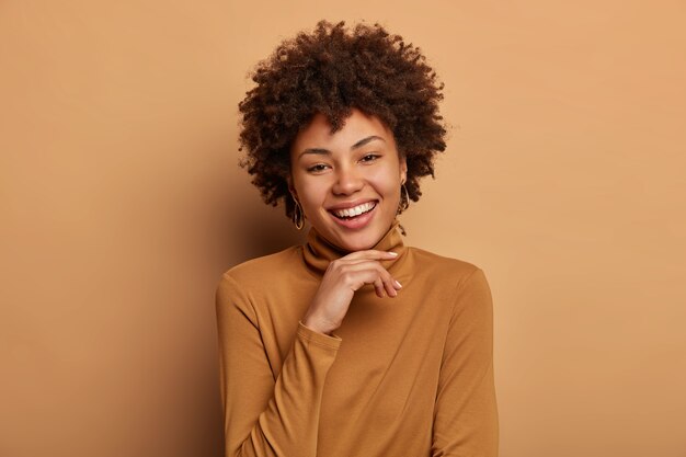 Portrait of young and beautiful woman gesticulating