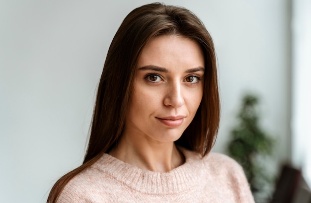 Portrait young business woman