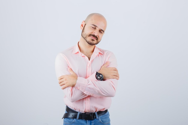 Free photo portrait of a young confident man