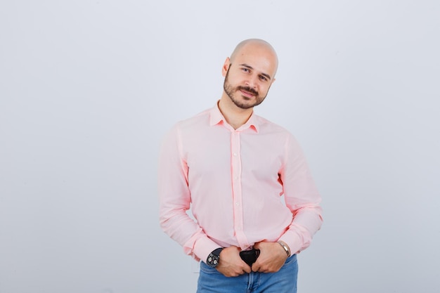 Free photo portrait of a young confident man