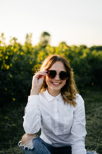 Free photo portrait of young girl