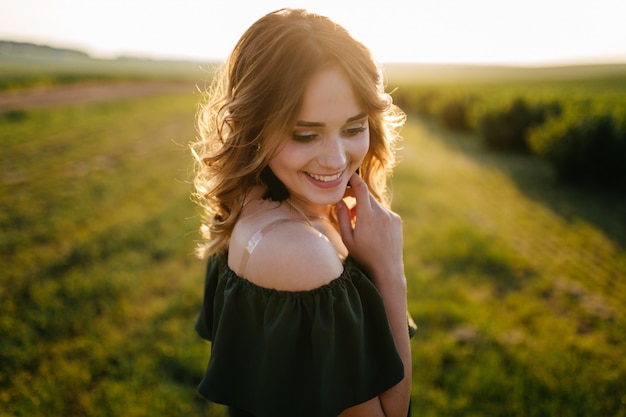 Free photo portrait of young girl