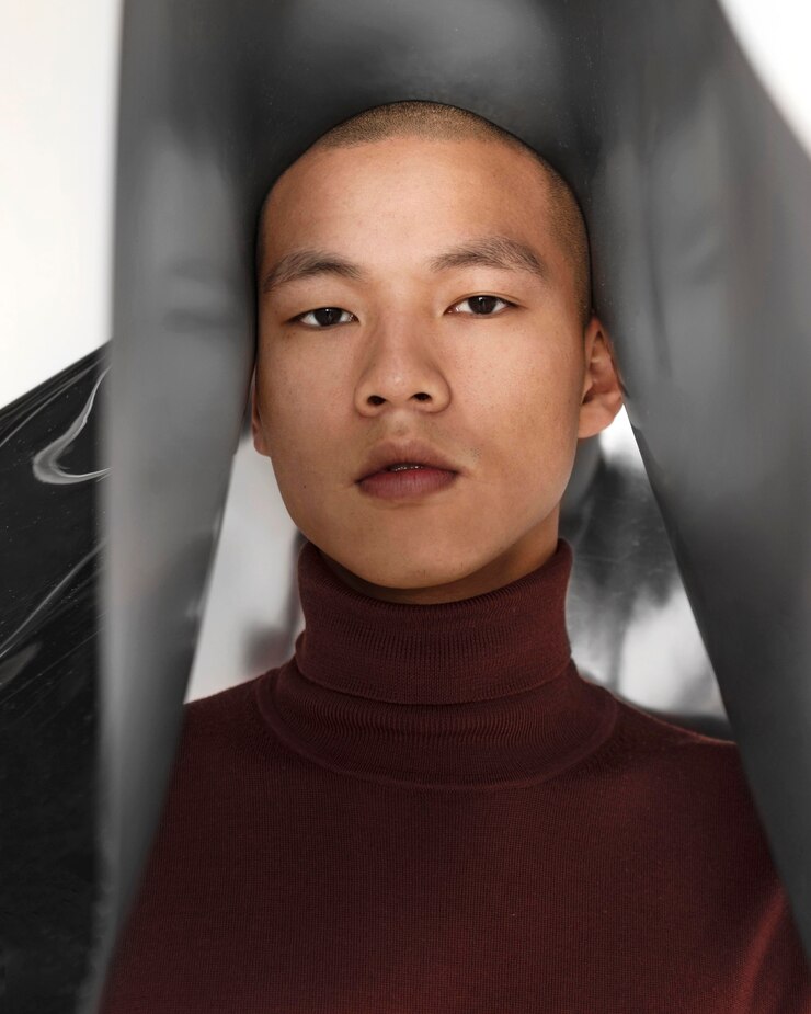 無料Photo 肖像画の若い男のポーズ