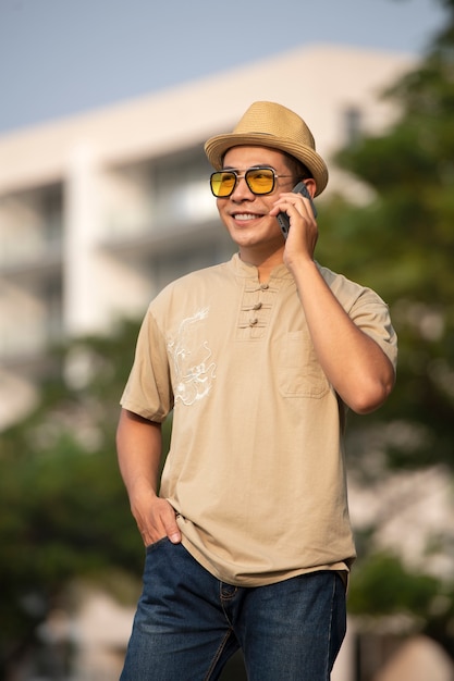 Free photo portrait of young man wearing embroidered shirt