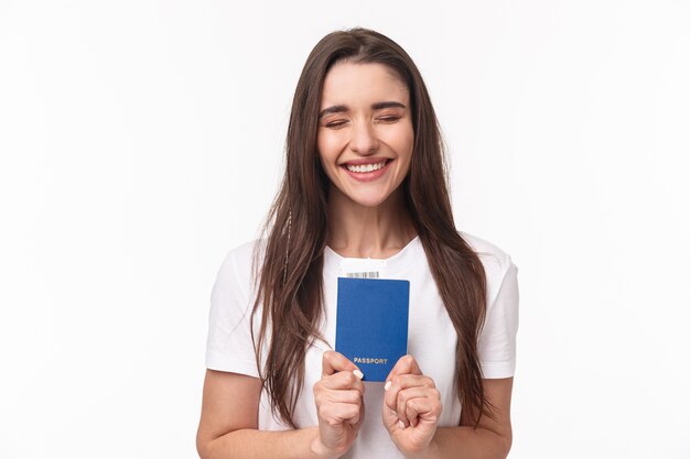 여권 세로 젊은 여자
