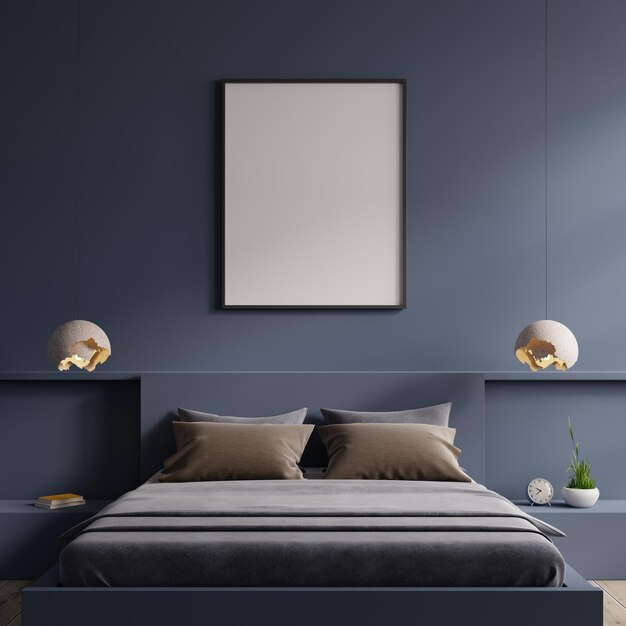 침실 내부의 빈 어두운 파란색 벽에 세로 프레임이 있는 포스터 모형