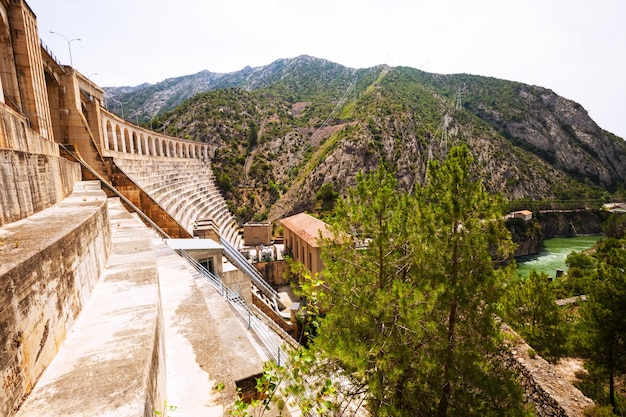 Free photo power plant on segre river