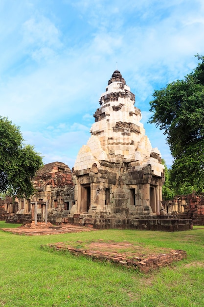 태국의 Prasat Pha Nom Wan 고대 돌