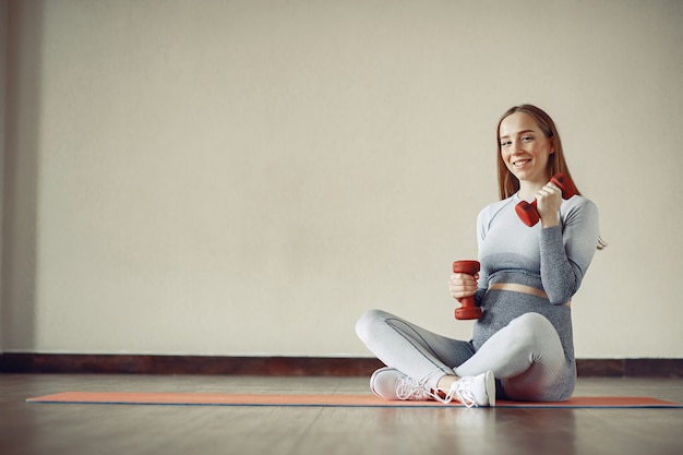 Addestramento della donna incinta in ginnastica