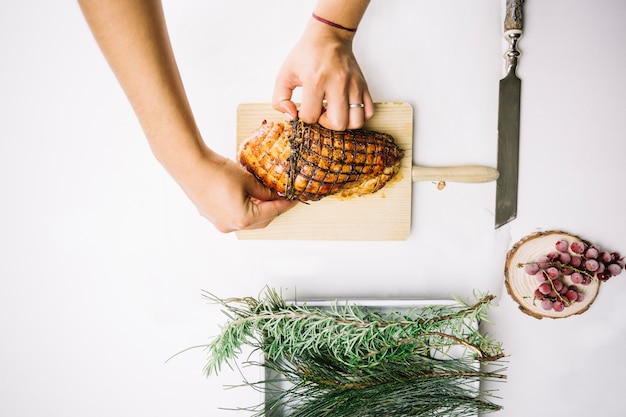 Preparing thanksgiving dinner