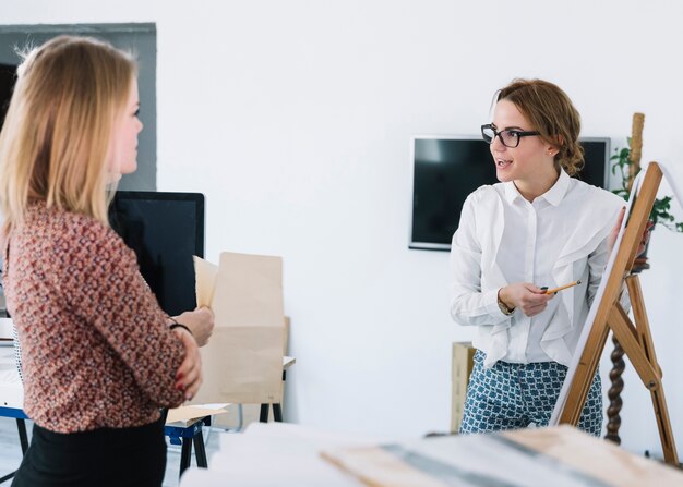 Presentation and collaboration by business people in office