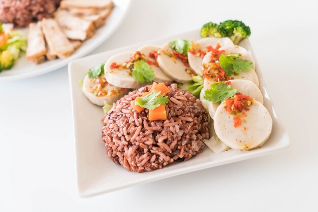 preserved pork sausage and spicy sauce with berry rice