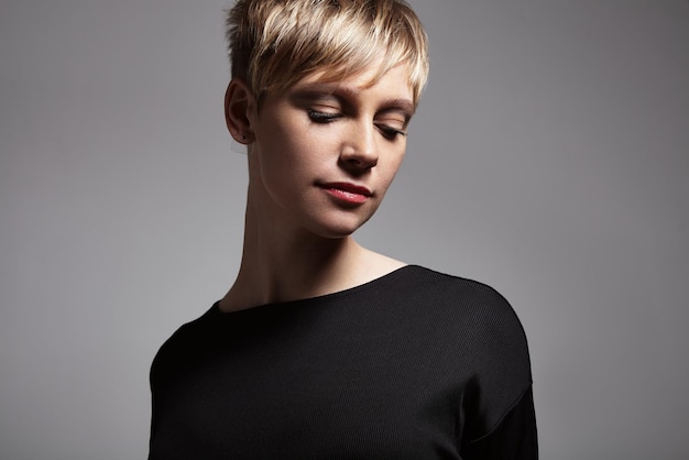 Free photo pretty short haired blond woman's portrait