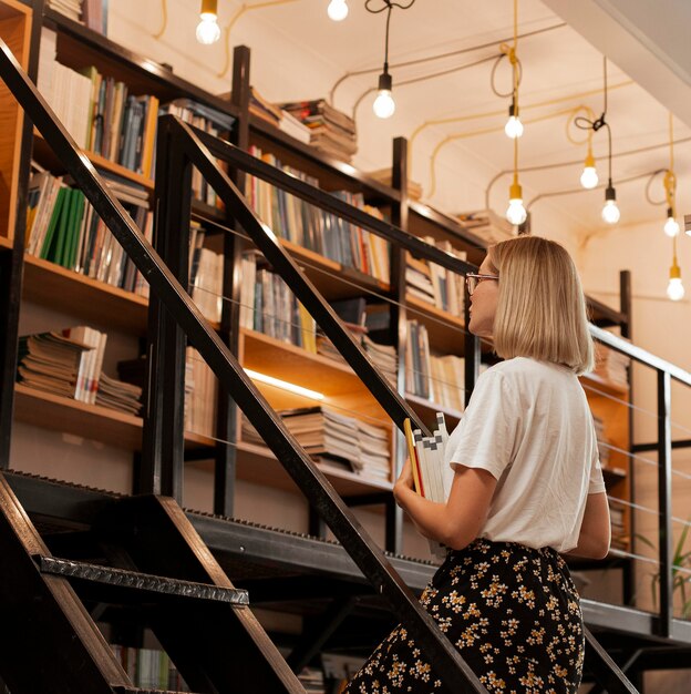 Книжные шкафы в интерьере