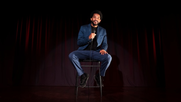 Foto gratuita il processo di creazione di stand up comedy