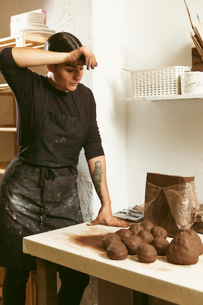 Lavoro artigianale professionale in officina