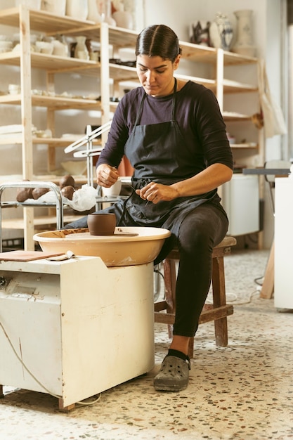 Free photo professional artisan job at the workshop