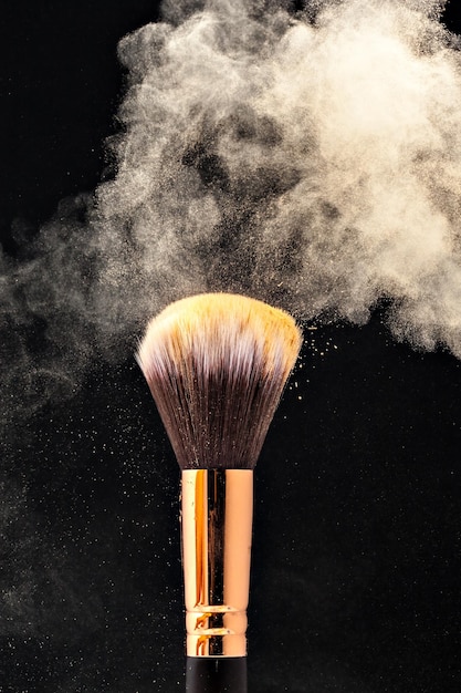 Free photo professional black make-up brush with powder
