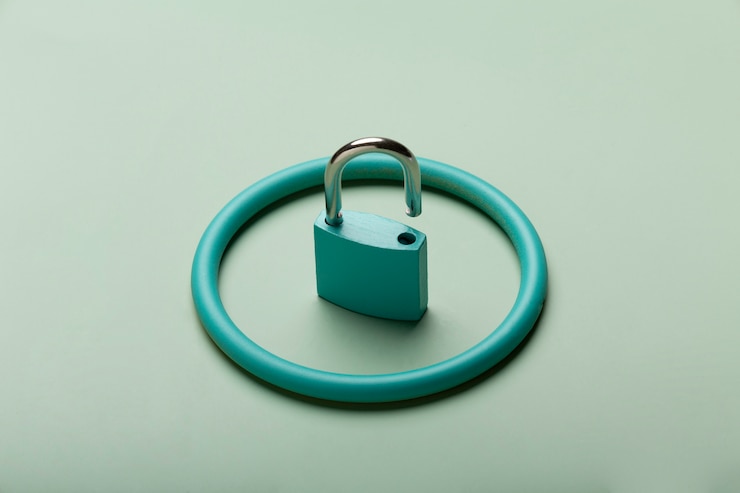 Free Photo protection concept with lock